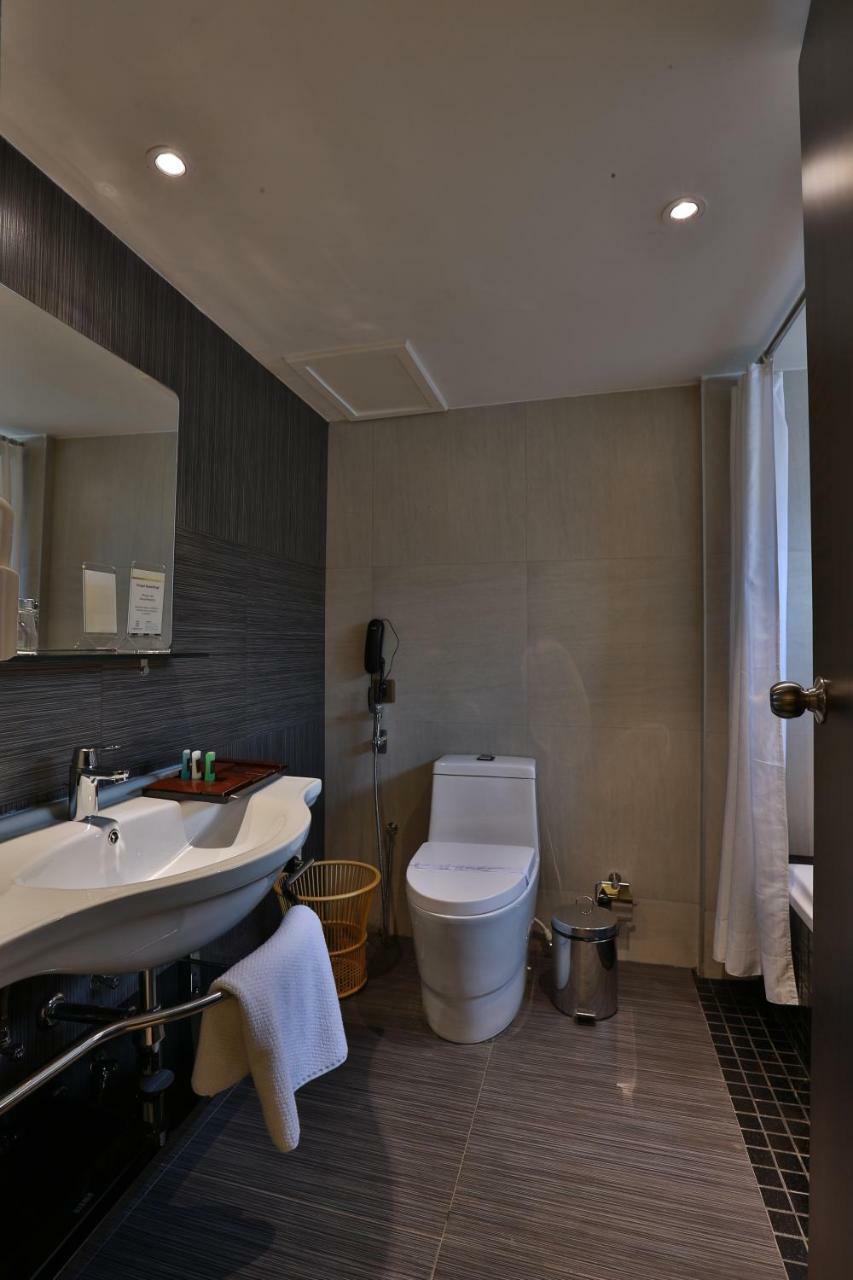 Hotel Luminara Kochi エクステリア 写真